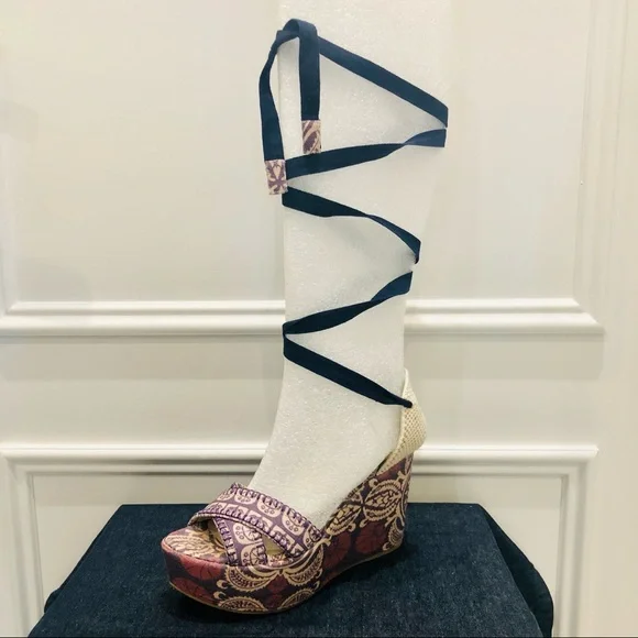 ❌SOLD❌Theodora & Callum By Stuart Weitzman linen wedge ankle wrap shoes 7M - Picture 3 of 10